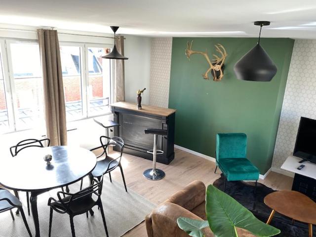 Duplex Proche Gare Vue Tour Perret Avec Parking Gratuit Apartamento Amiens Exterior foto